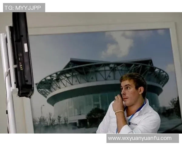 足球场上的套路大师揭秘那些让对手防不胜防的明星球员技巧与策略