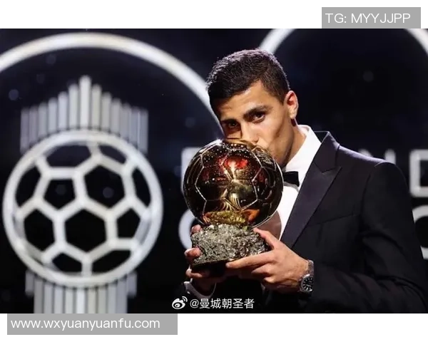 足球明星激情亲吻奖杯瞬间回顾让人热血沸腾的荣耀时刻 足球明星激情亲吻奖杯瞬间回顾让人热血沸腾的荣耀时刻