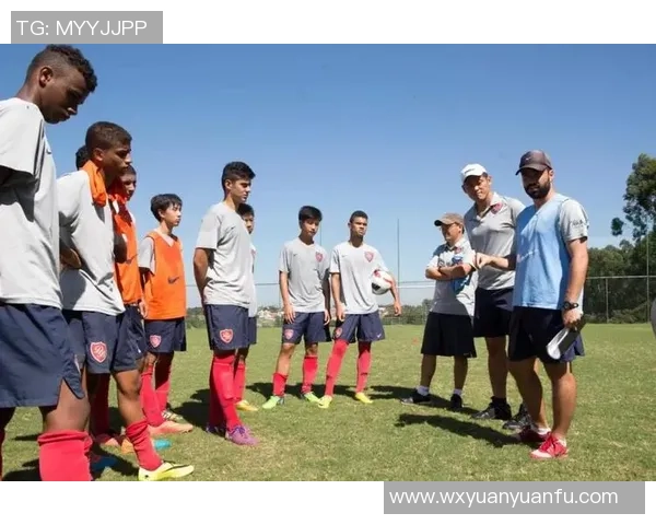 探秘足球明星的衣服尺码背后故事与时尚选择分析